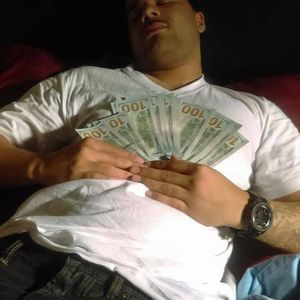 Meet your Posher, Dennis